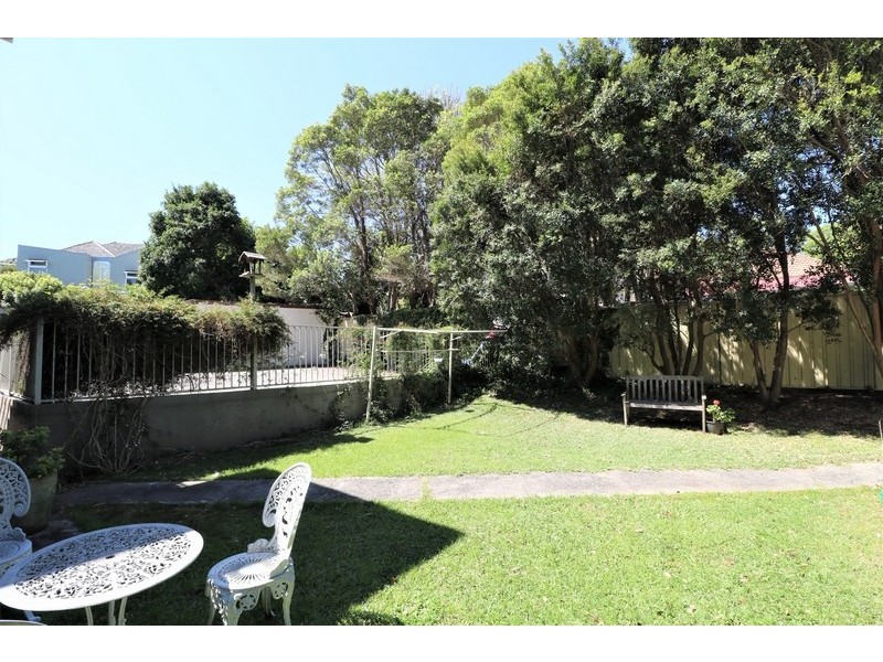 2/ 2A John Street, Ashfield NSW 2131