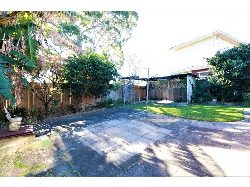 8 Julie Avenue, Clemton Park NSW 2206