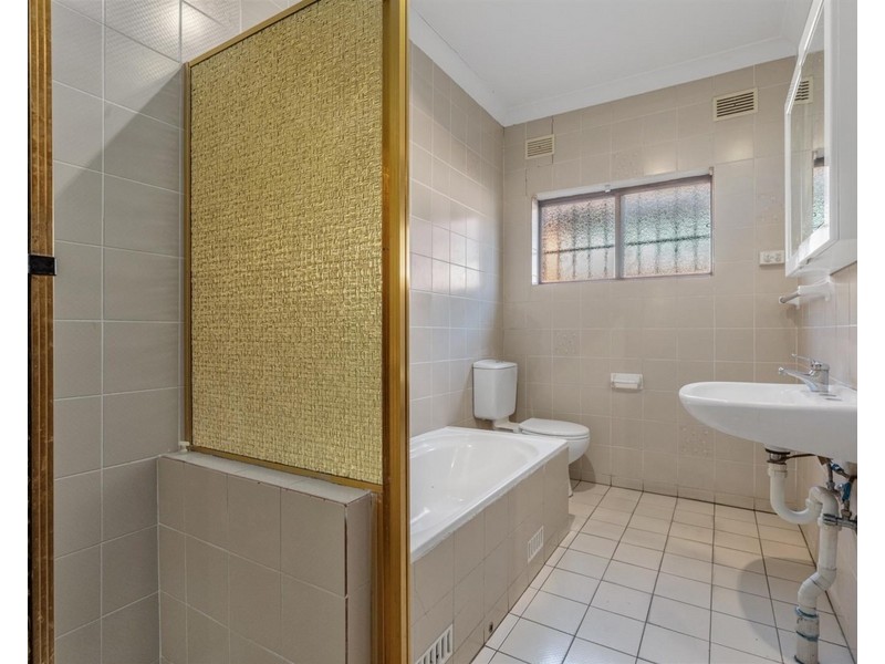 32 Fifth Avenue, Berala NSW 2141