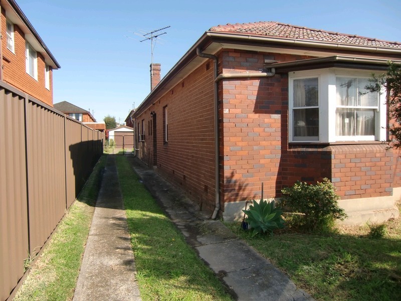 9A Dibbs Street, Canterbury NSW 2193