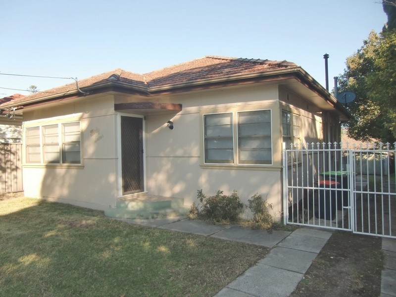 1/ 37 Morotai Avenue, Riverwood NSW 2210