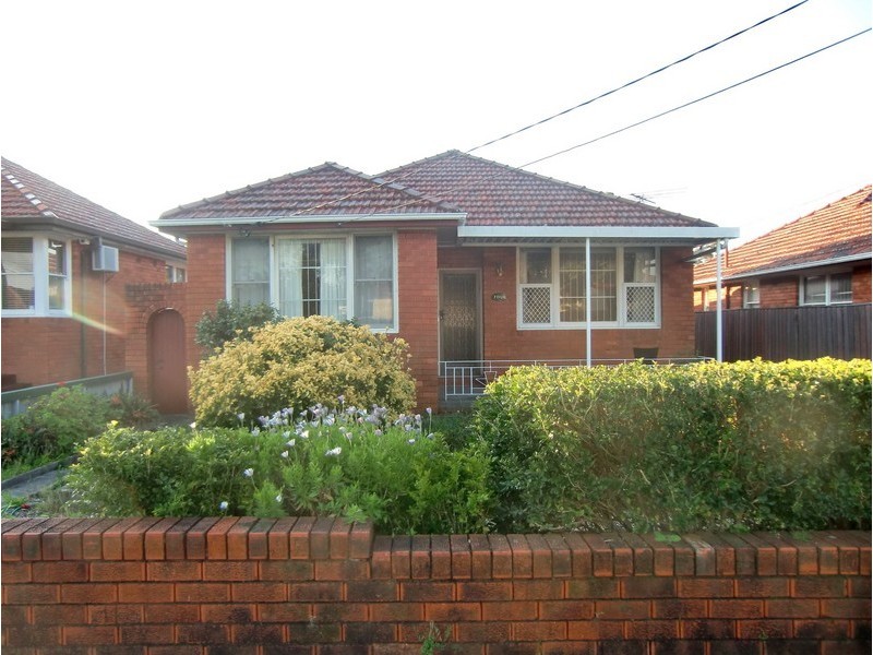 4 Noble Street, Rodd Point NSW 2046