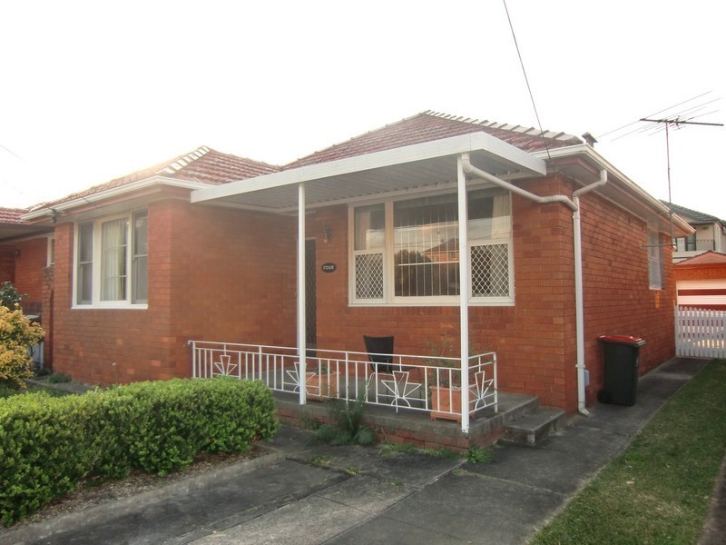 4 Noble Street, Rodd Point NSW 2046