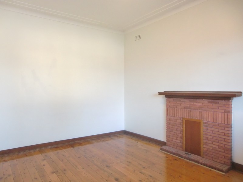 4 Noble Street, Rodd Point NSW 2046