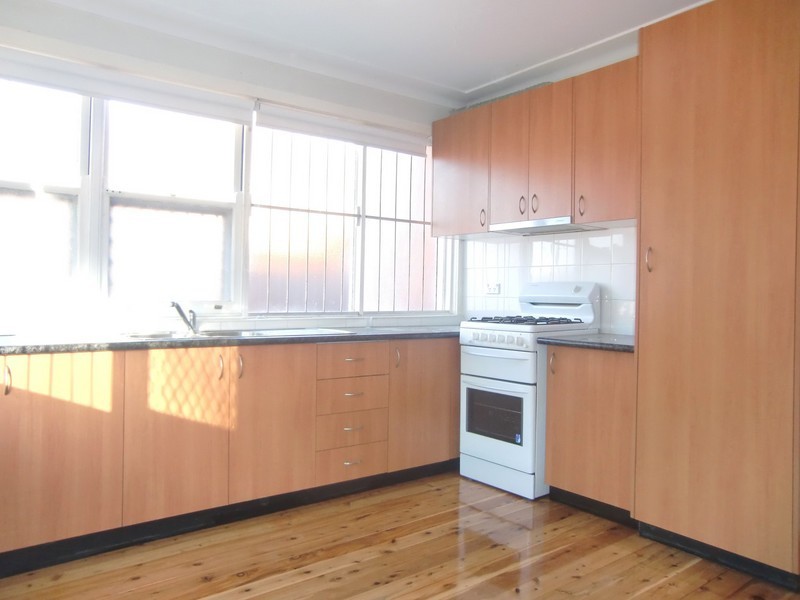 4 Noble Street, Rodd Point NSW 2046