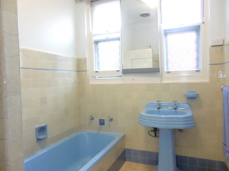 4 Noble Street, Rodd Point NSW 2046