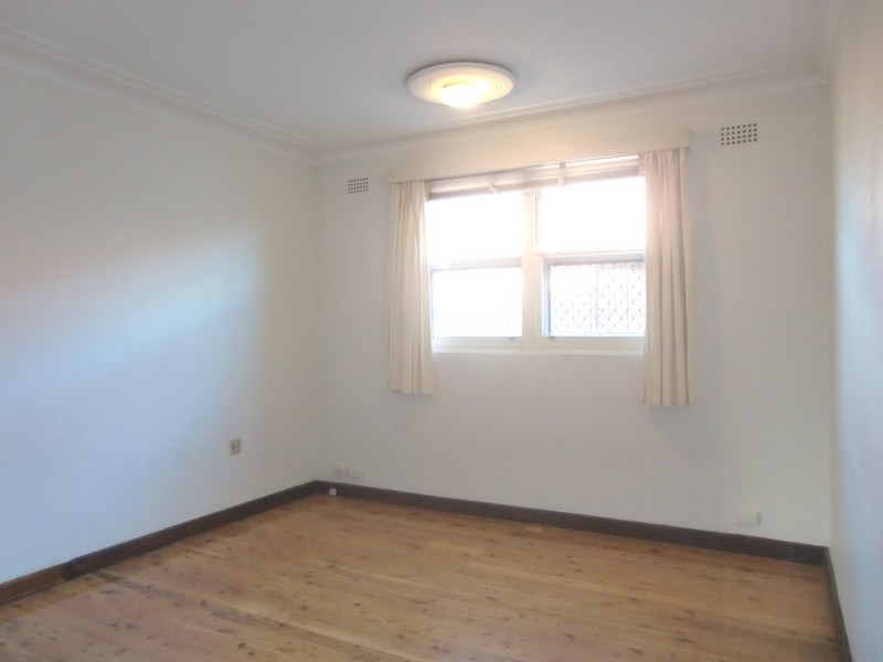 4 Noble Street, Rodd Point NSW 2046