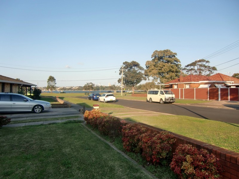 4 Noble Street, Rodd Point NSW 2046