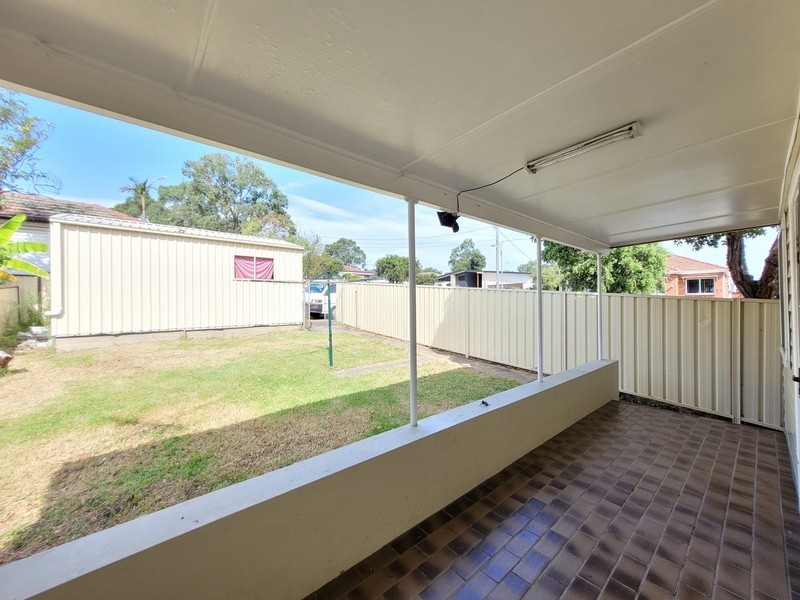 24 Bonds Road, Roselands NSW 2196