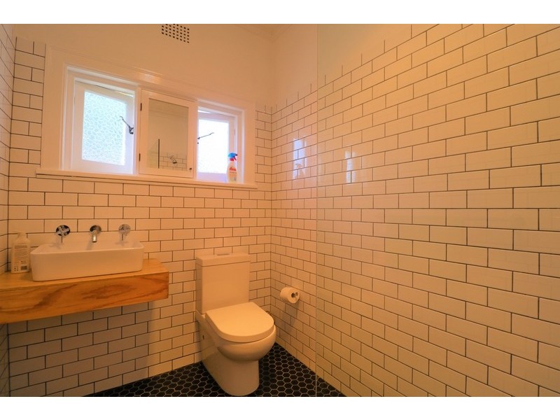 2/24 Albert Parade, Ashfield NSW 2131