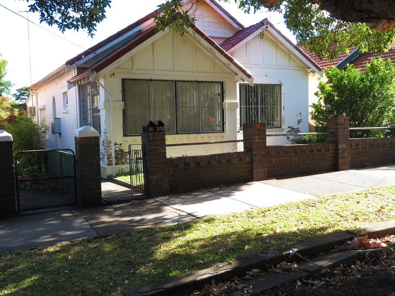 14 A’Beckett Avenue, Ashfield NSW 2131