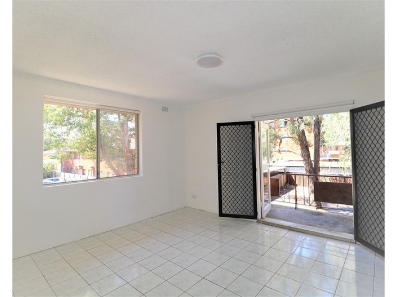 8/60 Broomfield Street, Cabramatta NSW 2166