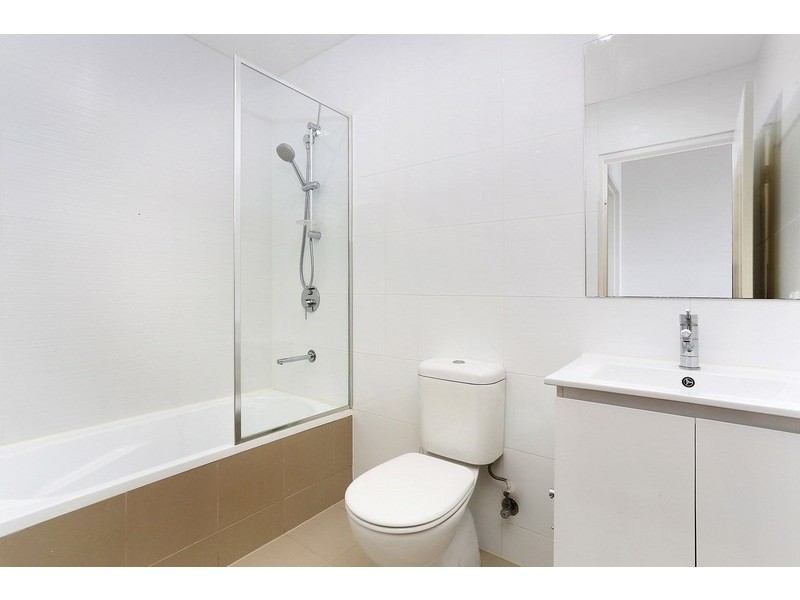 13/2 Burlington Road, Homebush NSW 2140