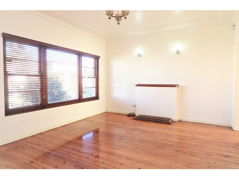 8 Julie Avenue, Clemton Park NSW 2206