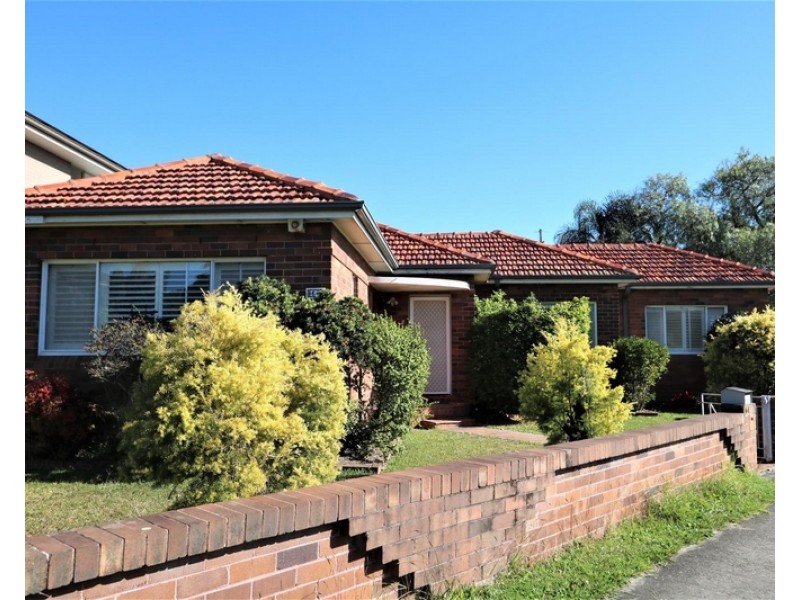 64 Illawarra Parade, Beverly Hills NSW 2209