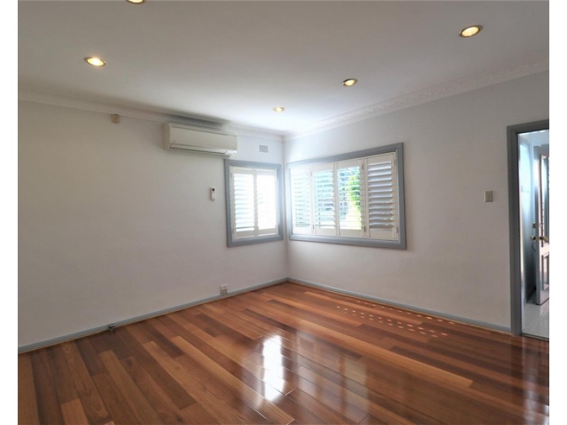 64 Illawarra Parade, Beverly Hills NSW 2209