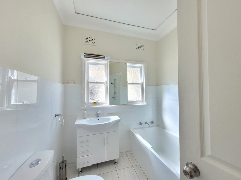 24 Bonds Road, Roselands NSW 2196