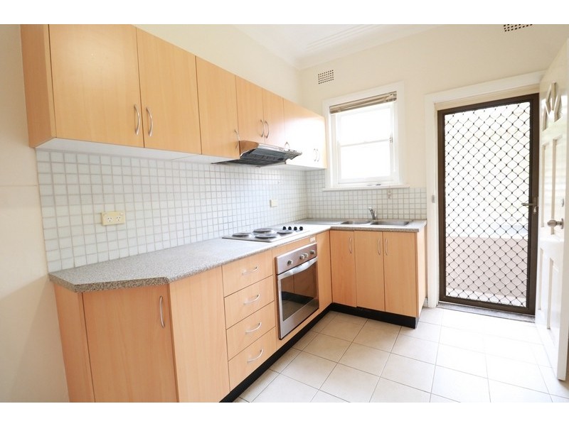 2/12A Short Street, Carlton NSW 2218