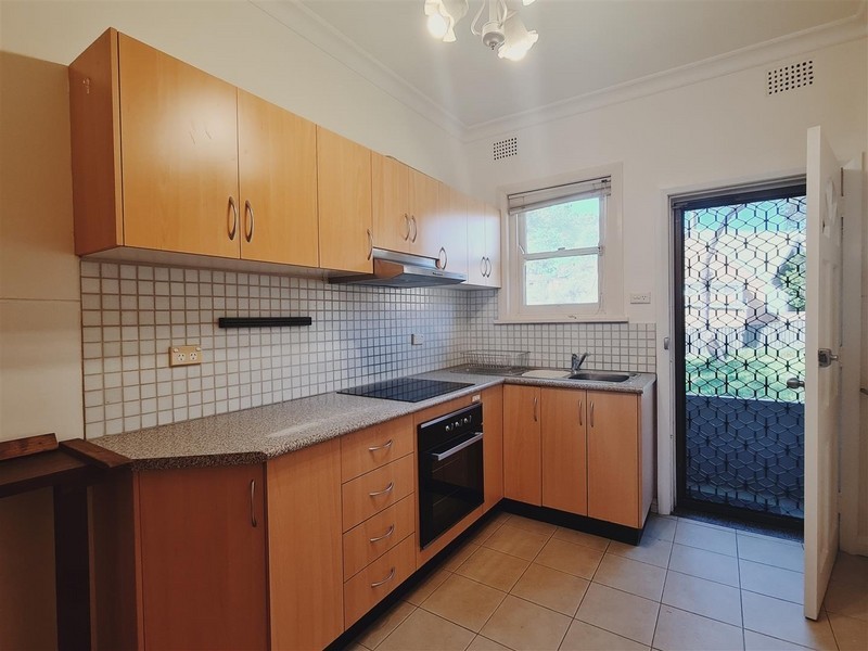 1/12A Short Street, Carlton NSW 2218