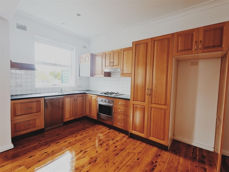 2/9 Queen Street, Ashfield NSW 2131