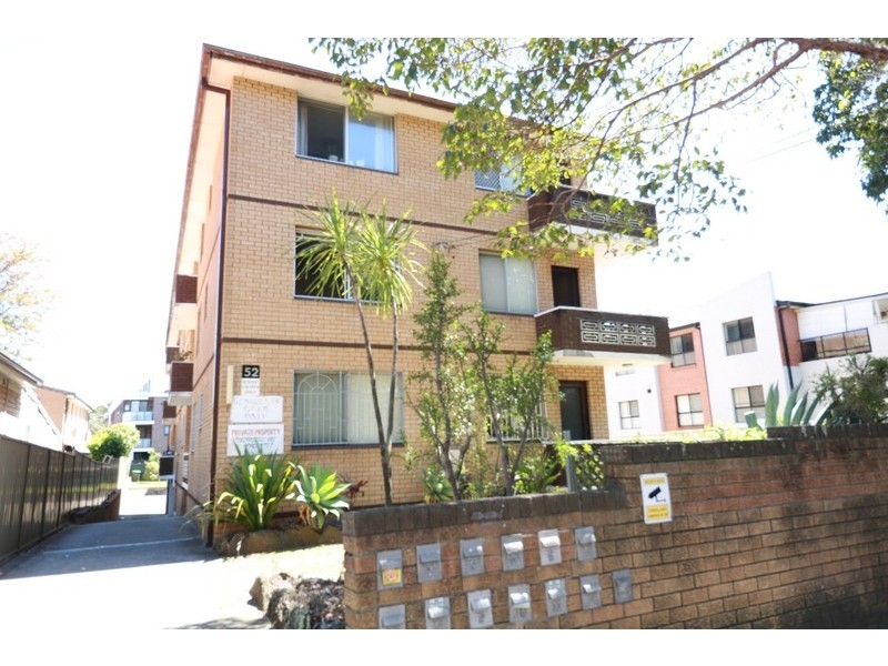 6/ 52 Sixth Avenue, Campsie NSW 2194