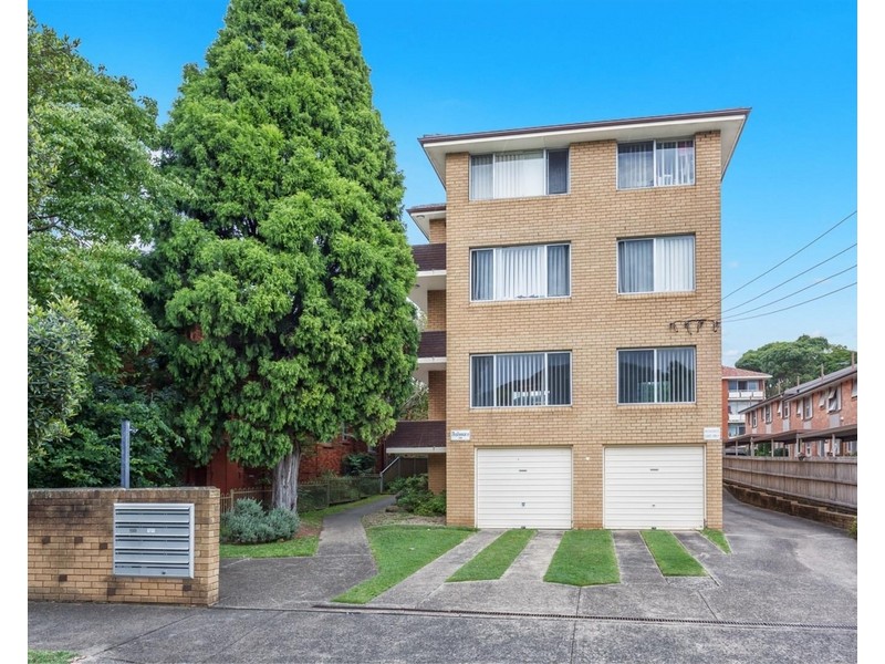 2/ 10 Curt Street, Ashfield NSW 2131