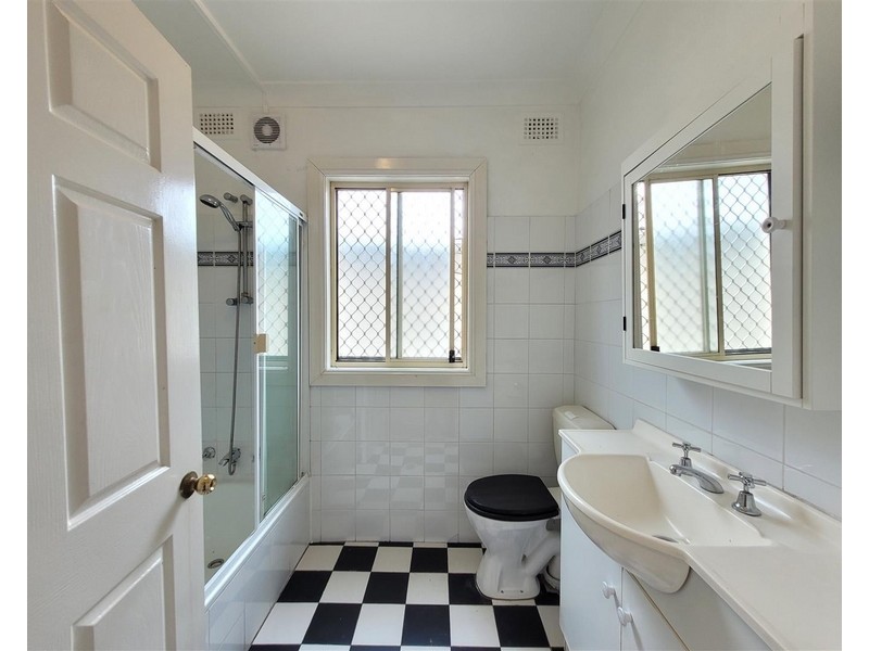 1/5 Wardell Road, Lewisham NSW 2049