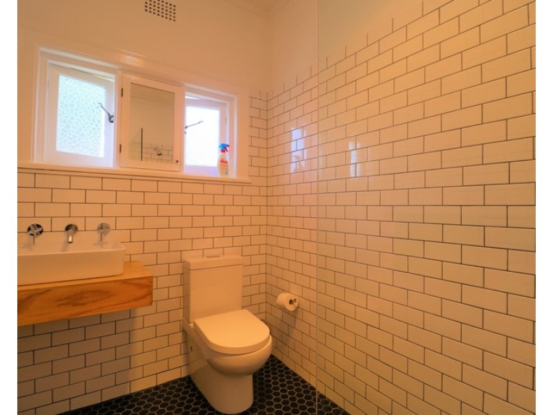 2/24 Albert Parade, Ashfield NSW 2131