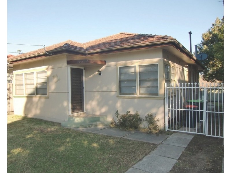 2/ 37 Morotai Avenue, Riverwood NSW 2210