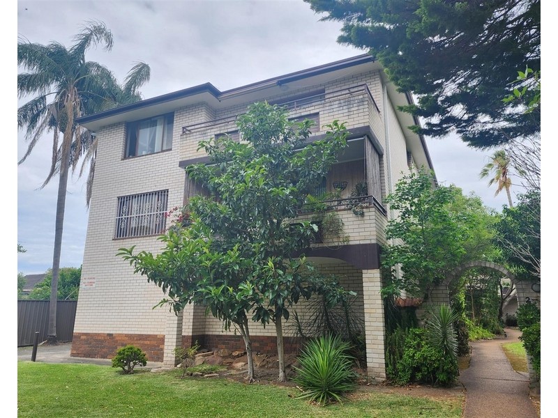 3/2 Seventh Avenue, Campsie NSW 2194