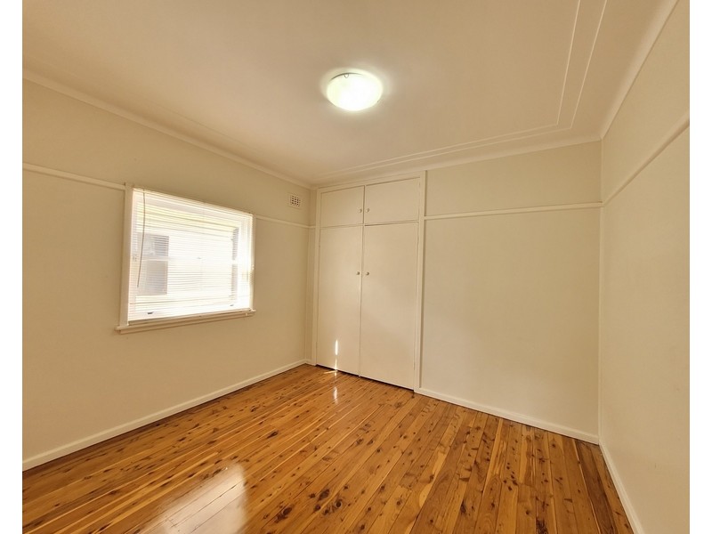 24 Bonds Road, Roselands NSW 2196