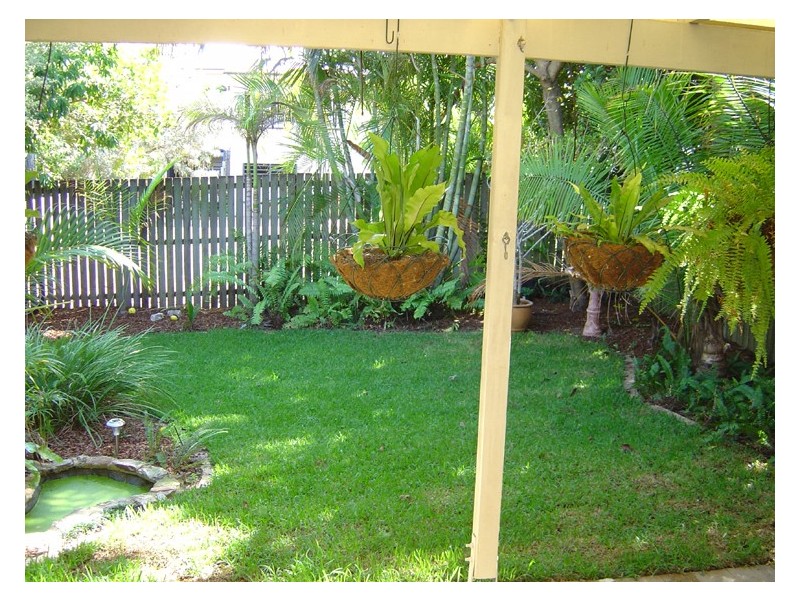 30 Windsor Street, Hamilton QLD 4007