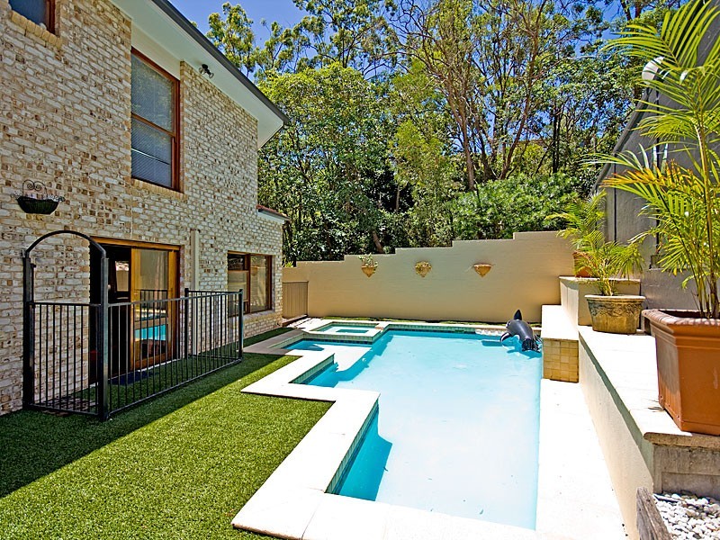 37 Lynell Street, Hamilton QLD 4007