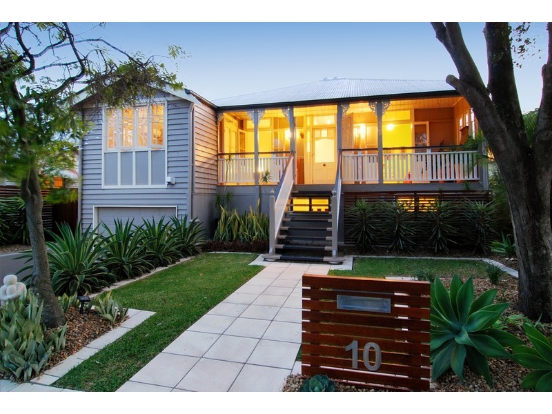 10 Stewart Avenue, Wooloowin QLD 4030