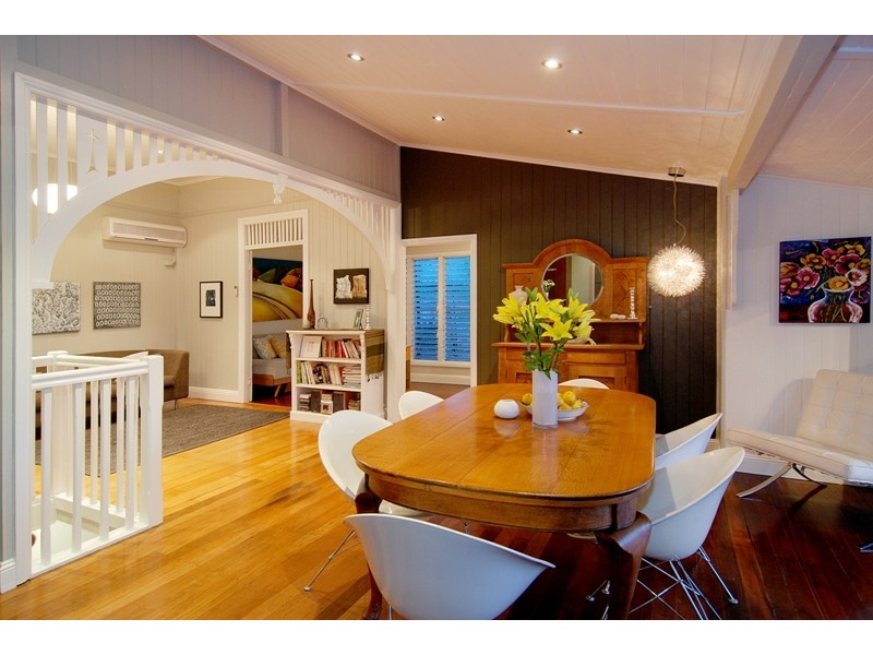 10 Stewart Avenue, Wooloowin QLD 4030