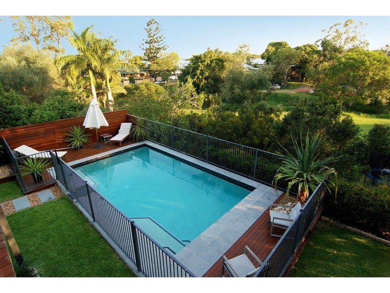 10 Stewart Avenue, Wooloowin QLD 4030