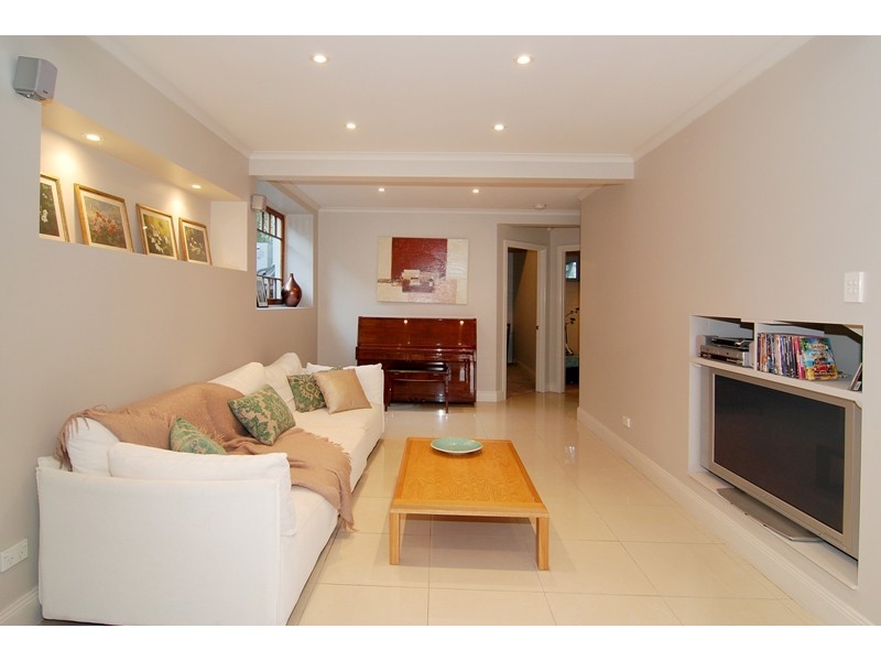 10 Stewart Avenue, Wooloowin QLD 4030