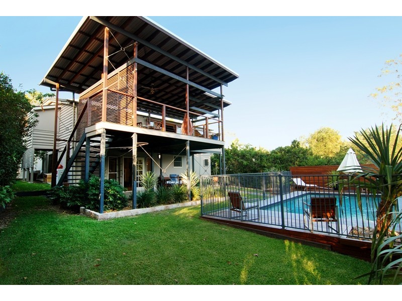 10 Stewart Avenue, Wooloowin QLD 4030
