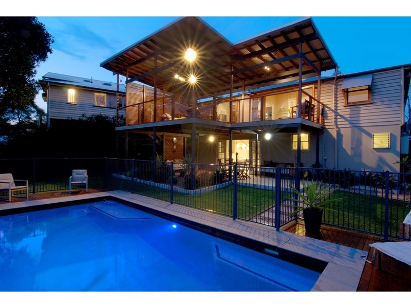 10 Stewart Avenue, Wooloowin QLD 4030