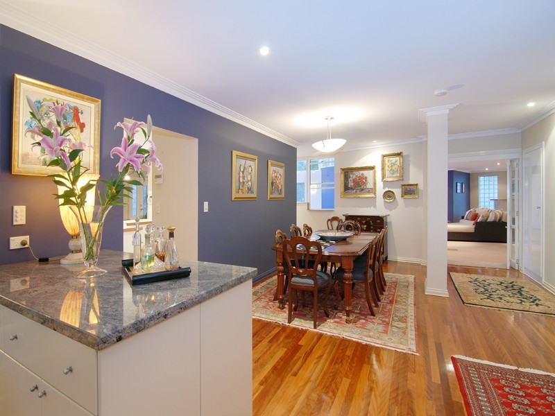 26 Mikado Street, Hamilton QLD 4007