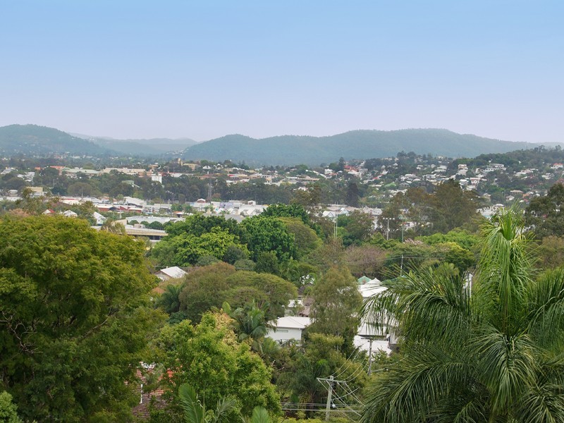 26 Mikado Street, Hamilton QLD 4007