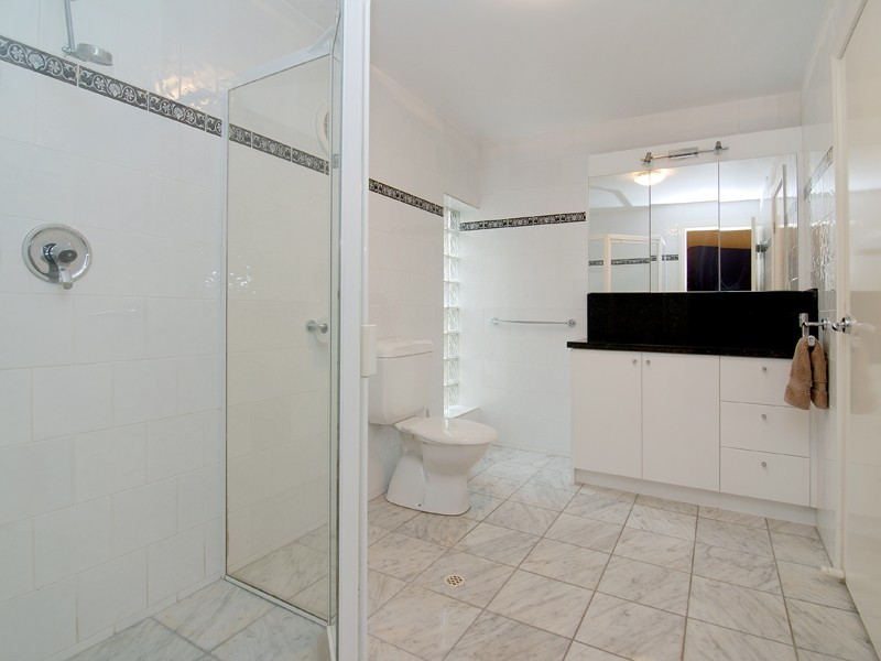 26 Mikado Street, Hamilton QLD 4007