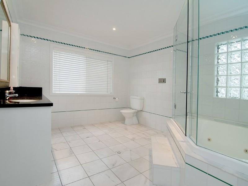 26 Mikado Street, Hamilton QLD 4007