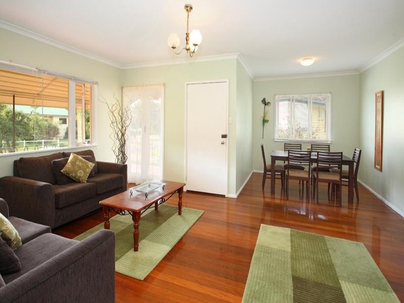 11 Deramore Street, Wavell Heights QLD 4012