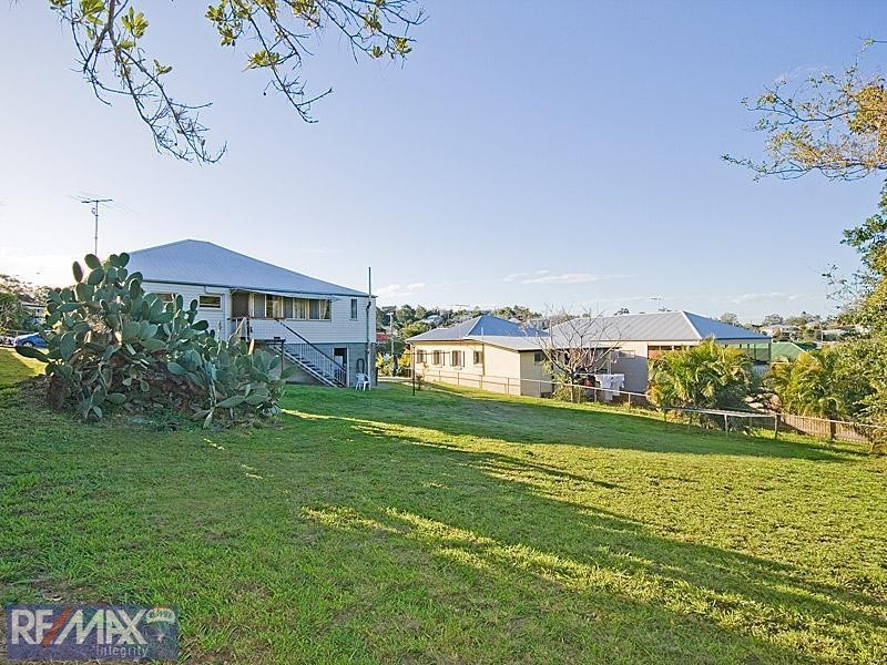 14 Seventh Avenue, Windsor QLD 4030