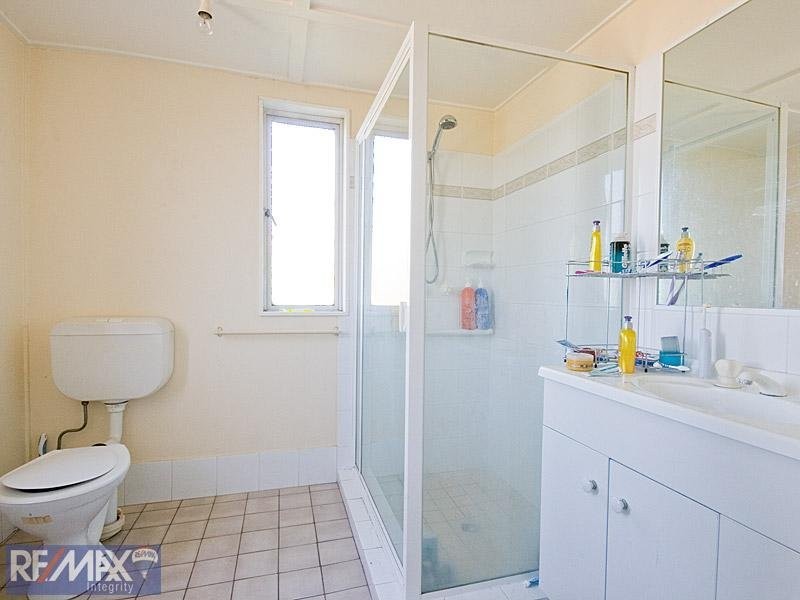 14 Seventh Avenue, Windsor QLD 4030