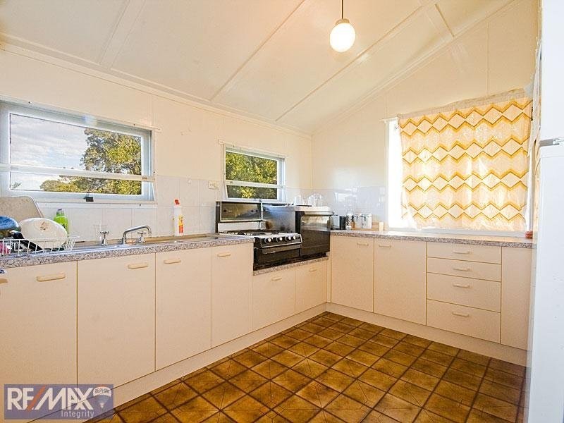 14 Seventh Avenue, Windsor QLD 4030