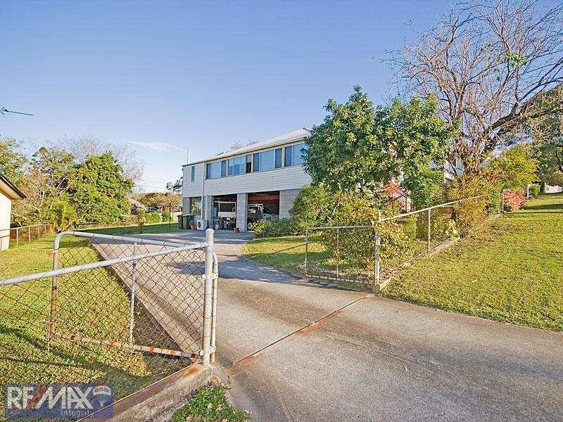 14 Seventh Avenue, Windsor QLD 4030