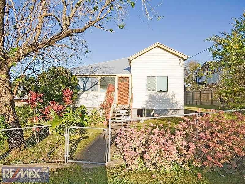 14 Seventh Avenue, Windsor QLD 4030