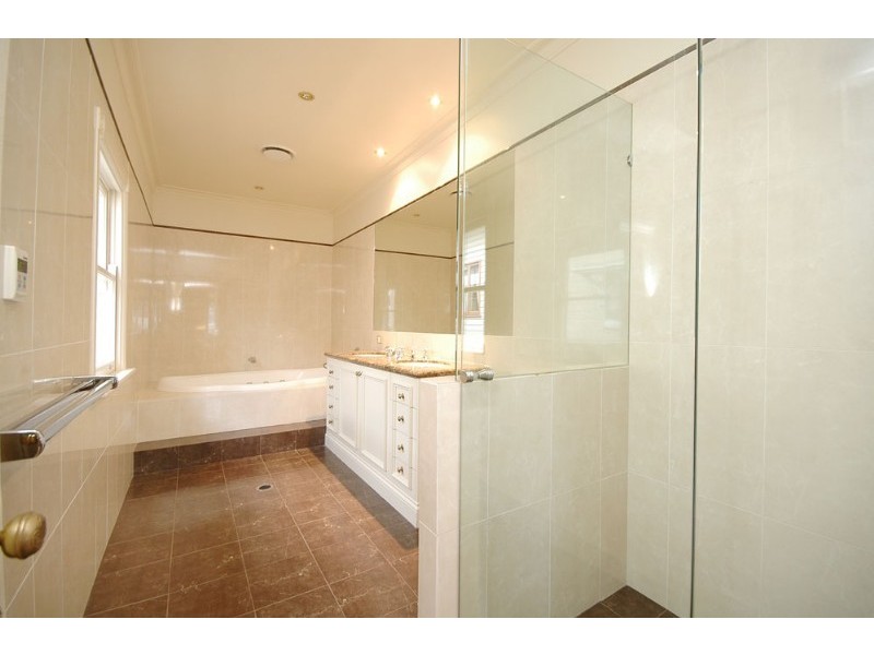 58 Anthony Street, Hamilton QLD 4007